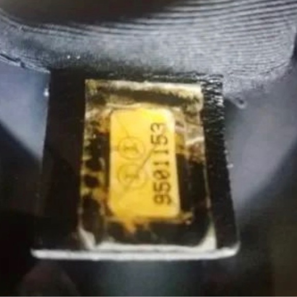 Chanel Caviar leather Petit Shopper - Picture 12 of 12